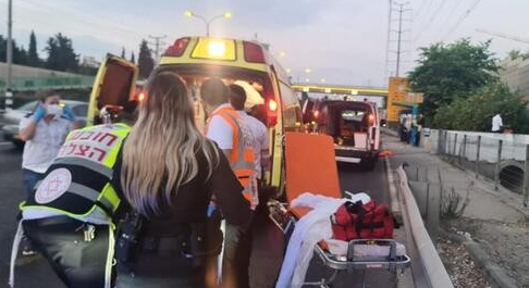 إصابة مستوطن جراء طعنه قرب تل ابيب